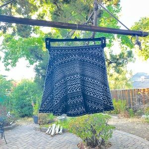Junior’s Geometric Pattern Mini Skirt